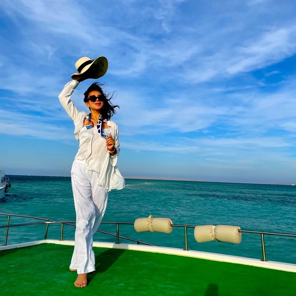 Meet your Posher, EileenZ18418 - Picture 1 of 7